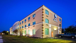 Отель Best Western Airport Inn & Suites Cleveland  Брук Парк